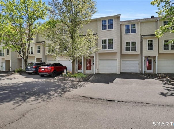 380 Hitchcock Road, Waterbury, CT 06705