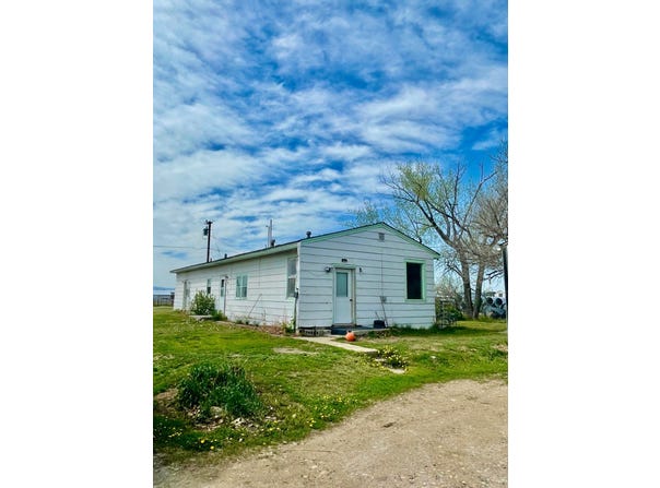 200 Cleveland Road, Chinook, MT 59523