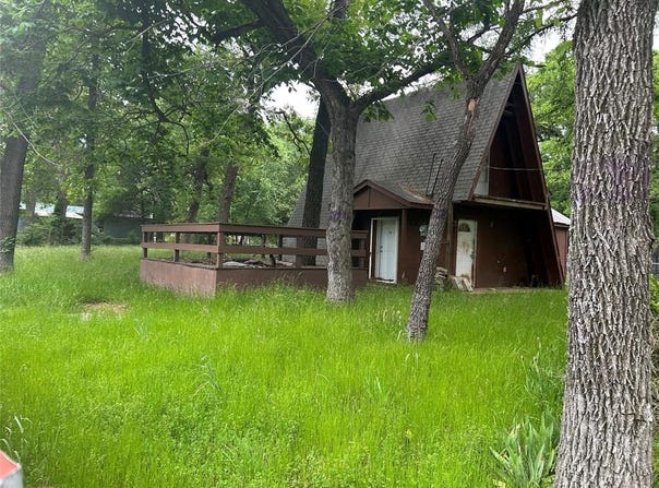 207 Woody Drive, Mabank, TX 75156