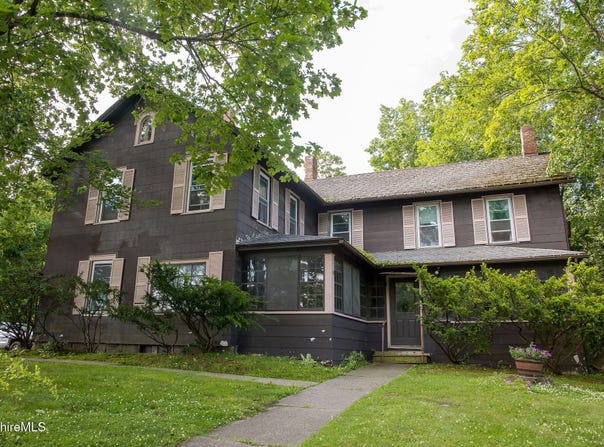 53 Mahaiwe St, Great Barrington, MA 01230