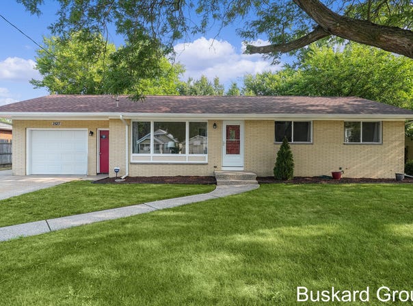 2523 Prairie Street SW, Wyoming, MI 49519
