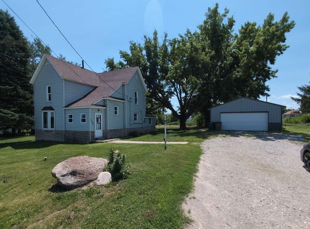 1304 E Pleasant Street, Knoxville, IA 50138