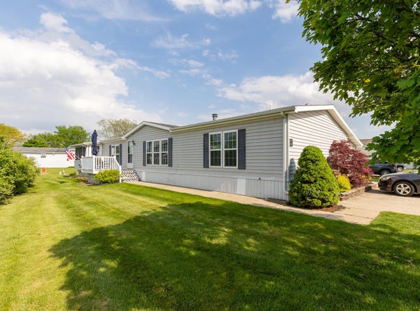 305 Oak Ridge Street, Mason, MI 48854