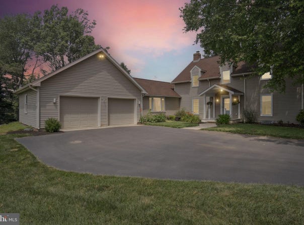 1126 SAINT ANDREWS COURT, YORK, PA 17408