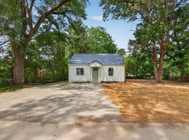 408 3rd Ave N, Baxter, TN 38544