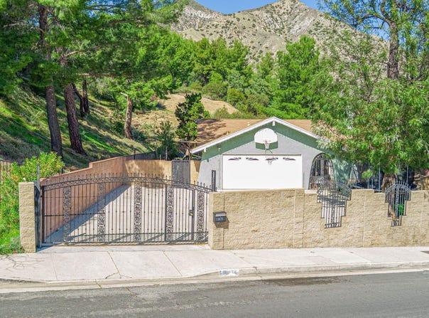 13876 Gavina Avenue, Sylmar, CA 91342