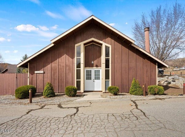 2 Village Lane, Tehachapi, CA 93561
