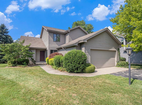 1721 Fountainview Court SE, Caledonia, MI 49316