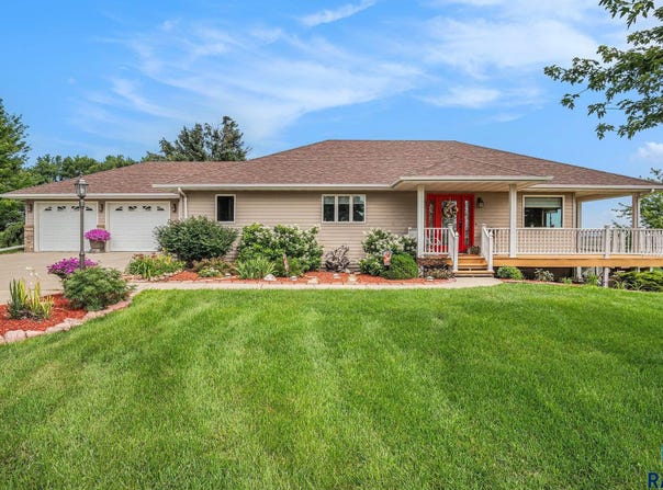 1037 US 75 Ave, Rock Rapids, SD 51246