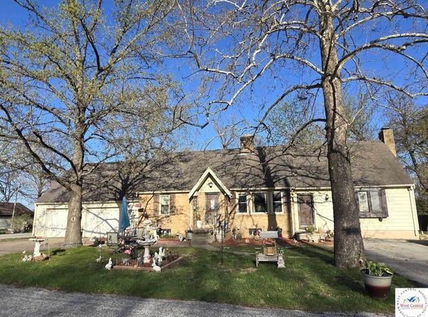 512 N Price, Clinton, MO 64735