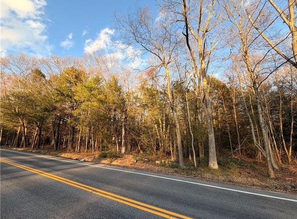 Chopmist Hill Road, Glocester, RI 02859