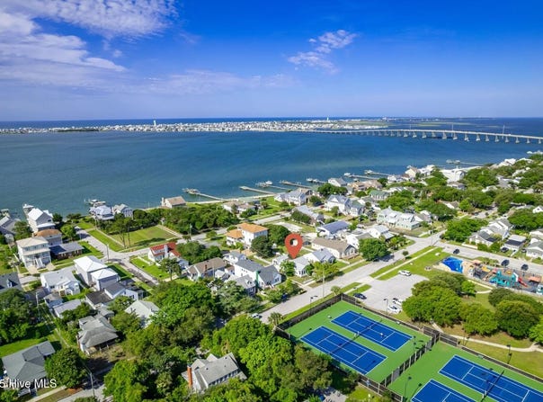 1505 Shepard Street, Morehead City, NC 28557