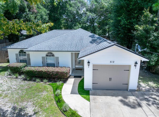 512 Hyde Park Drive, Crestview, FL 32539