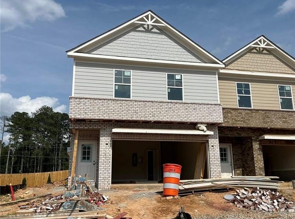 37 Creekside Commons Drive, Hoschton, GA 30548