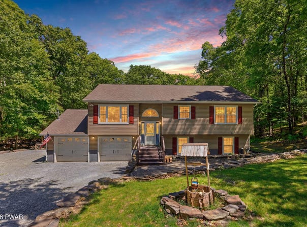 108 Heavenly Valley Drive, Tafton, PA 18464