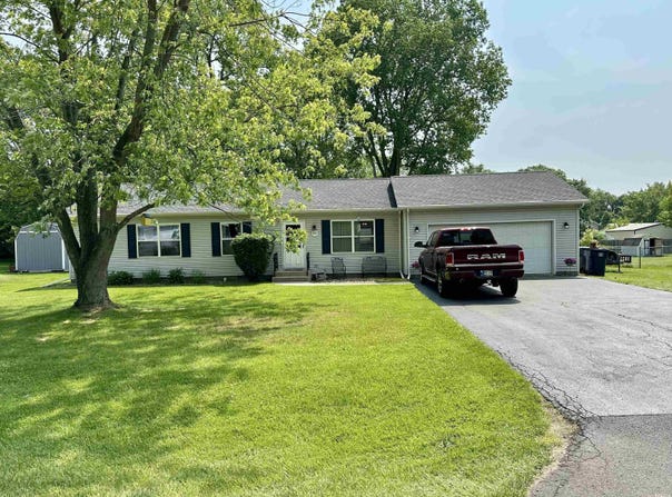 1321 Gable Drive, Warsaw, IN 46580-4806