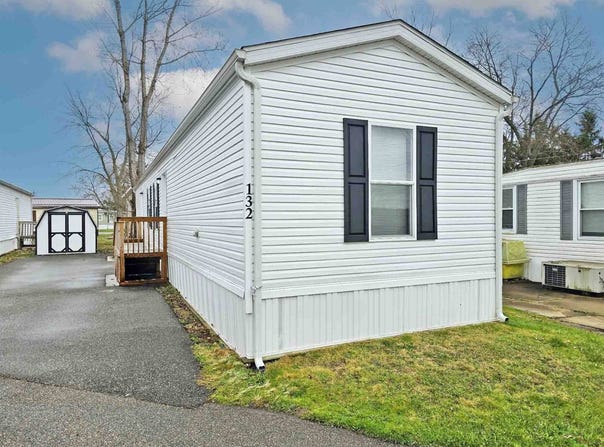 12860 Mayfield Road, Chardon, OH 44024