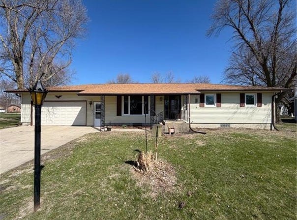 447 2nd Avenue SW, Winnebago, MN 56098