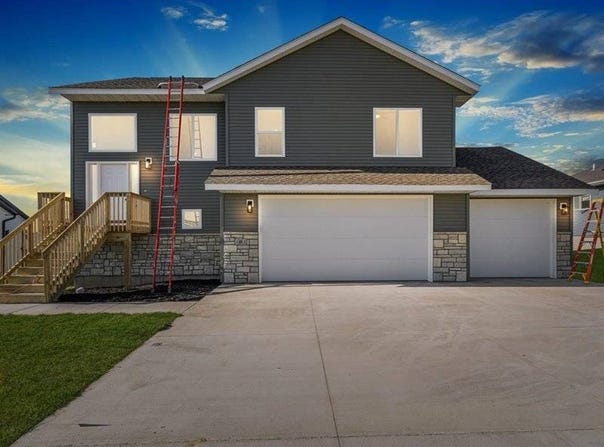 1000 S 11th Ave., Washington, IA 52353
