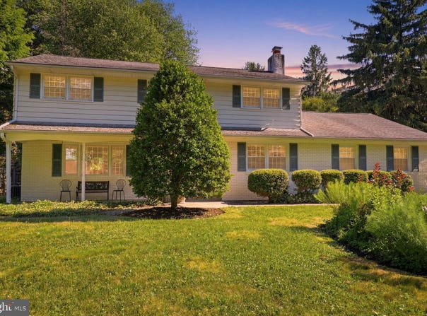 949 QUEENS Drive, YARDLEY, PA 19067
