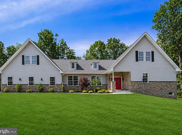2640 EAGLE Lane, HELLERTOWN, PA 18055