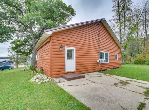N9222 Davis St, Curtis, MI 49820