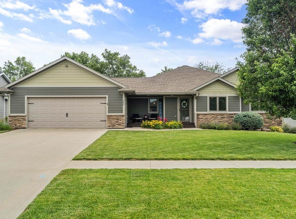 409 Big Bluestem Drive, Monroe, IA 50170