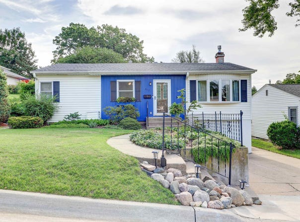 413 RUTH Place, Clinton, IA 52732