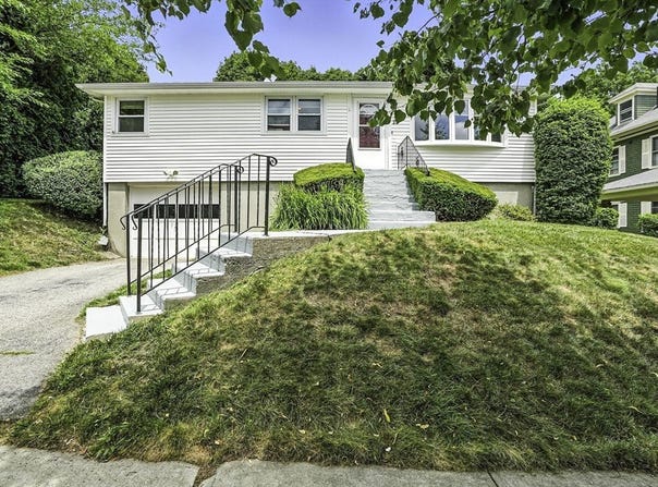 28 Kenwood Ave, Worcester, MA 01605