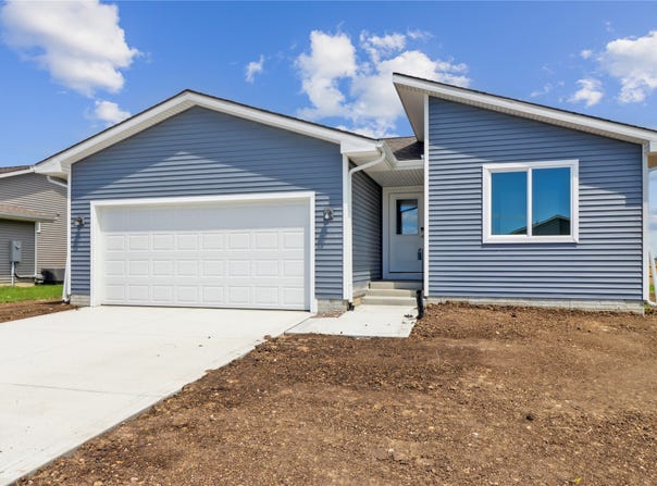 407 NE Allison Avenue, Elkhart, IA 50073
