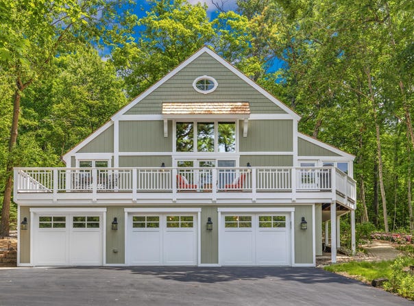N1542 N Creekside Ln, Lake Geneva, WI 53147