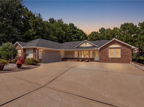 69 McKenzie Drive, Bella Vista, AR 72715