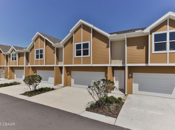 106 oceans Circle, Daytona Beach Shores, FL 32118