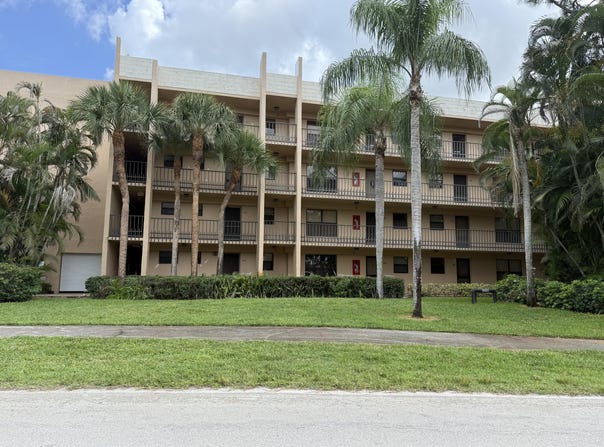 4760 Lucerne Lakes Boulevard, Lake Worth, FL 33467