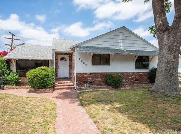 18063 Burbank Boulevard, Encino, CA 91316