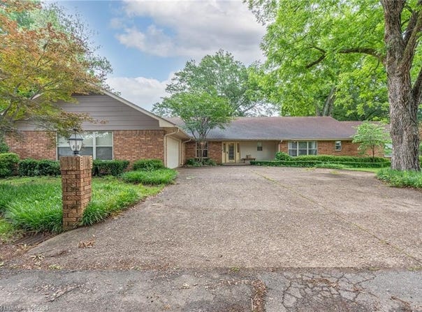 605 N 7th ST, Paris, AR 72855