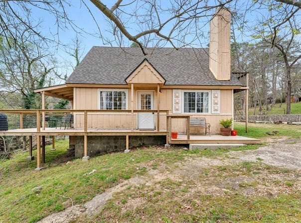 114 CR 317, Eureka Springs, AR 72632