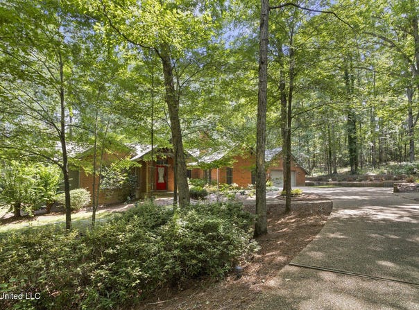 180 Grants Ferry Circle, Brandon, MS 39047
