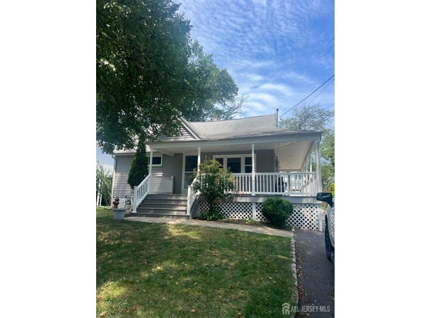 43 Orchard Street, Metuchen, NJ 08840