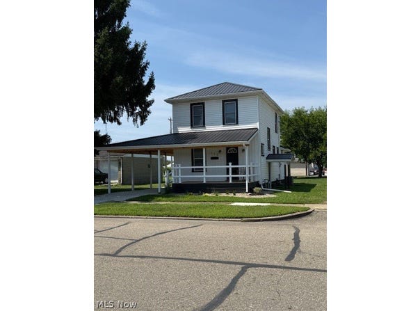 562 Heller Drive, Newcomerstown, OH 43832