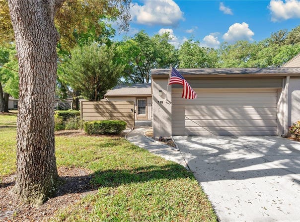 218 NETTLEWOOD LANE, FERN PARK, FL 32730