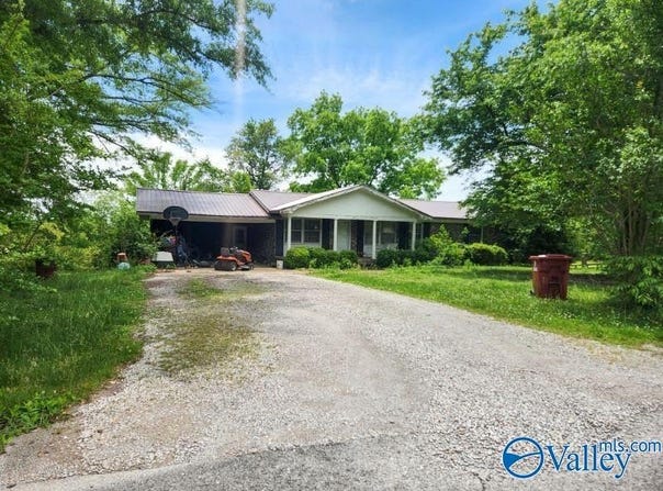 585 Ranch Road, Hamilton, AL 35570