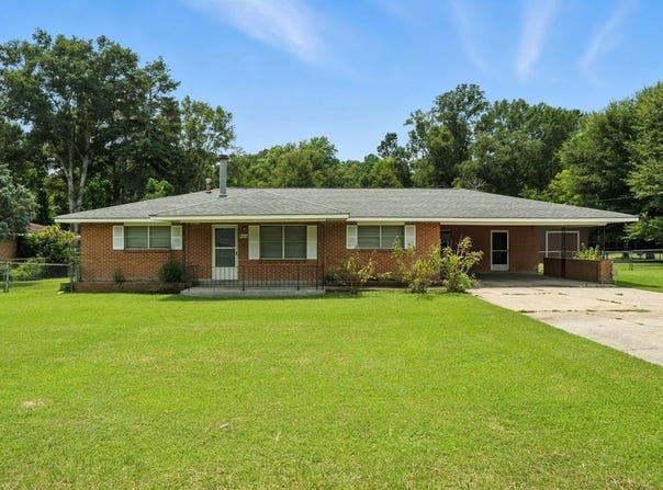 818 Meadow, Tylertown, MS 39667