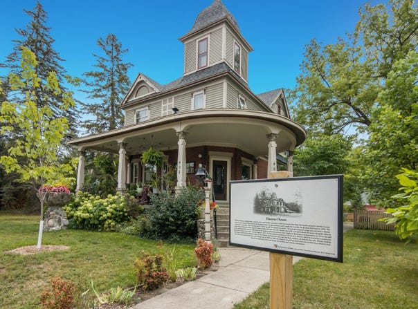 402 E Cayuga Street, Bellaire, MI 49615