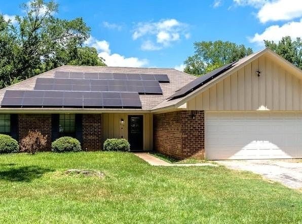 205 Clover Ln, PALESTINE, TX 75803