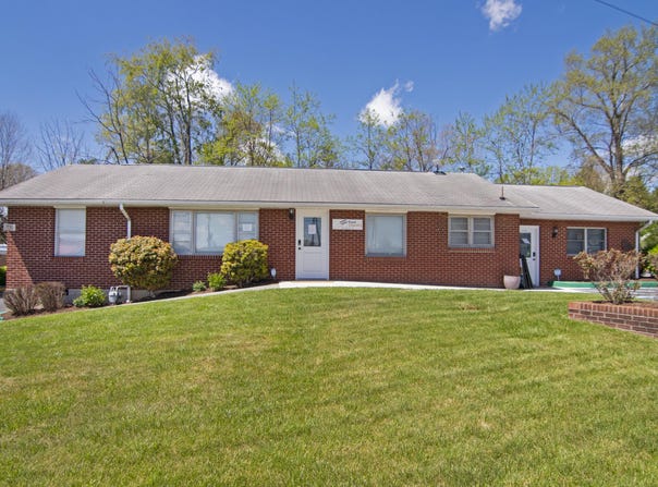 8747 S Seneca Trail, Ronceverte, WV 24970