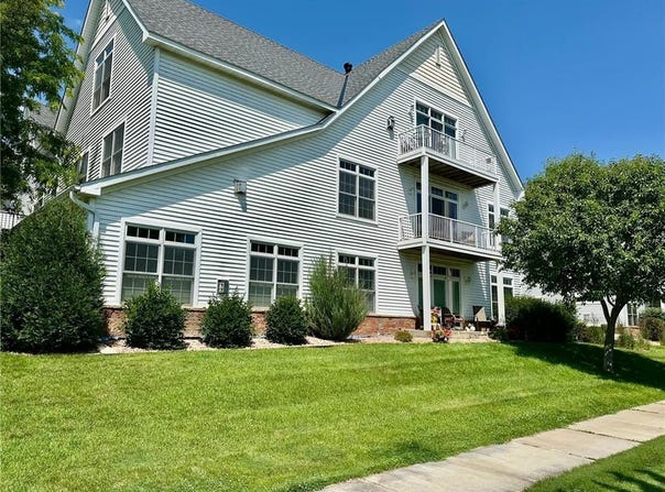 2100 Old School Road, Mound, MN 55364