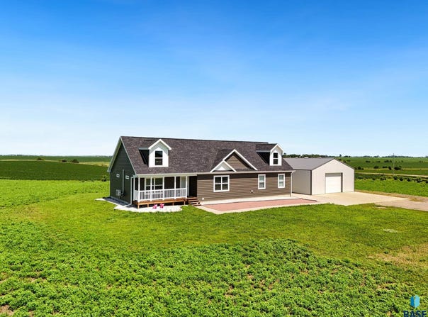 46098 274th St, Chancellor, SD 57015