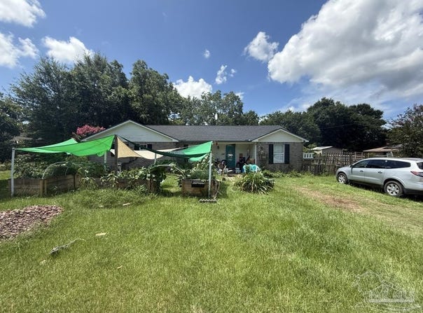 4831 Jennifer Ln, Pace, FL 32571