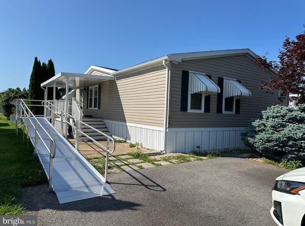 16841 LONGFELLOW CT, HAGERSTOWN, MD 21740